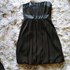 White house Black market.